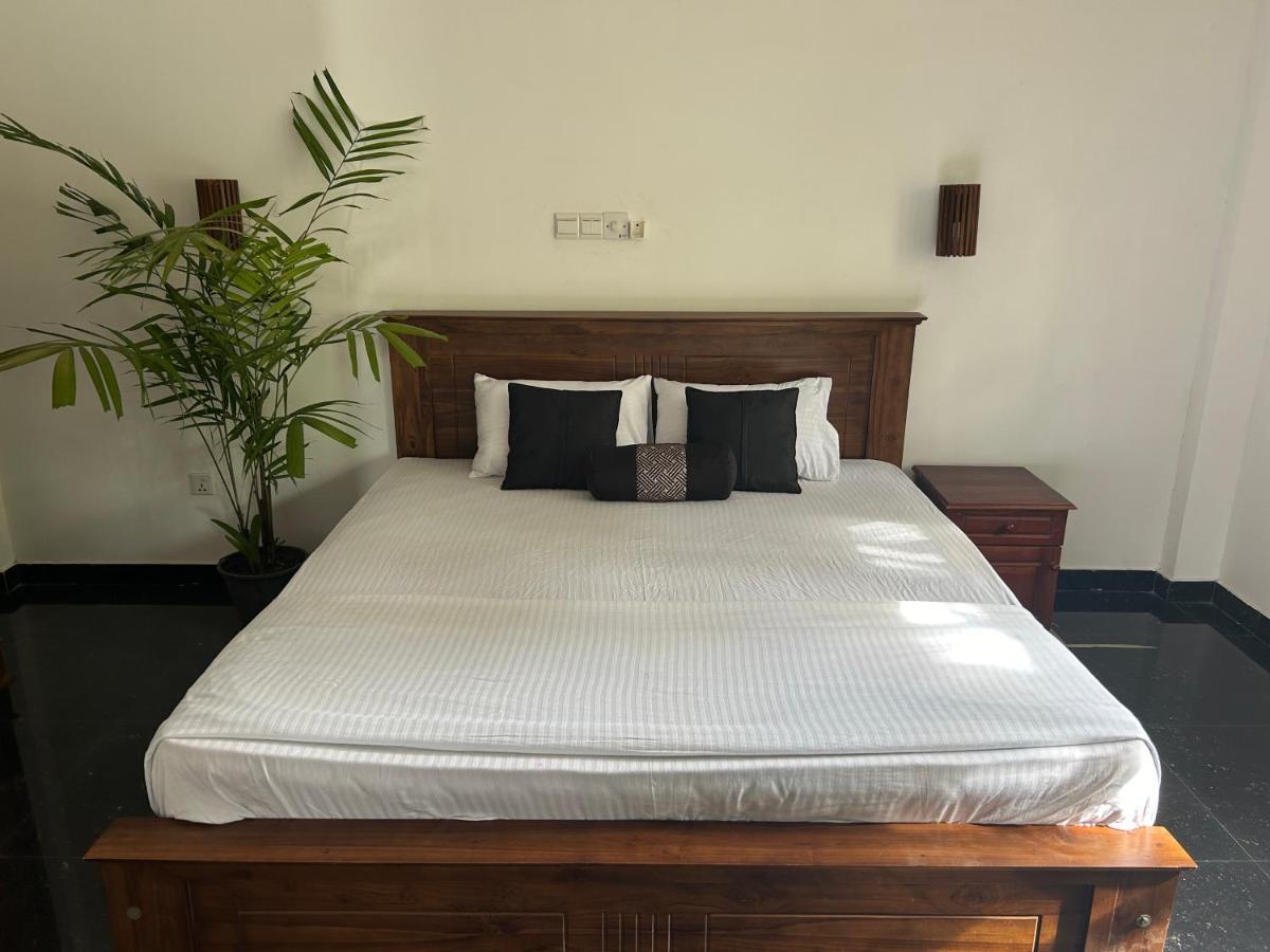 Hostel Why Not Mansion Habaraduwa Central Exteriér fotografie