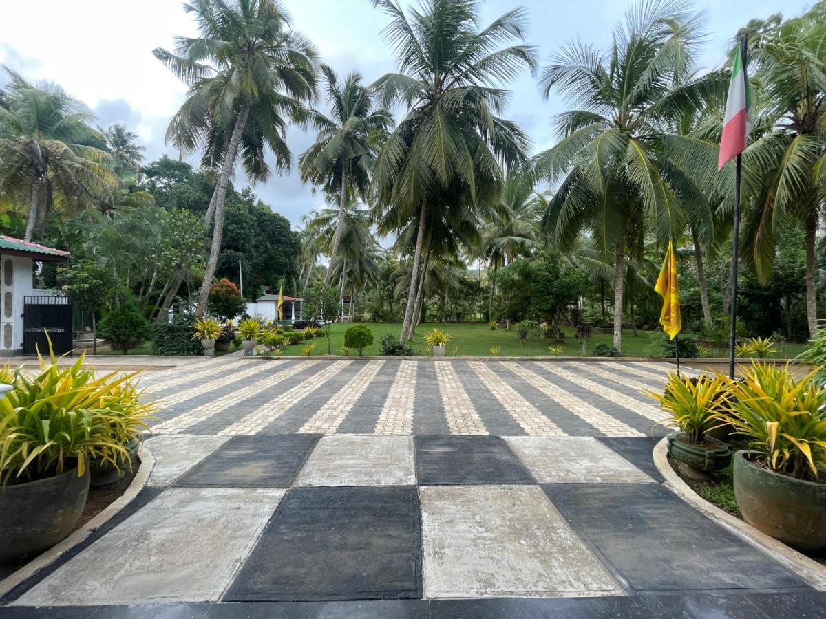 Hostel Why Not Mansion Habaraduwa Central Exteriér fotografie
